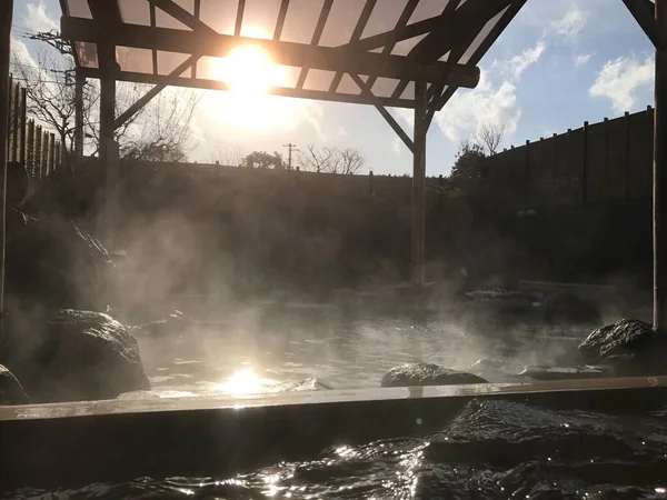 Fuji Dağı 'nın yakınındaki kaplıcalarda. 15 Aralık 2017