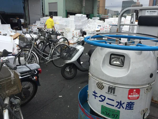 Tsukiji halpiac, Tokió, Japán. 2015. október 5. — Stock Fotó