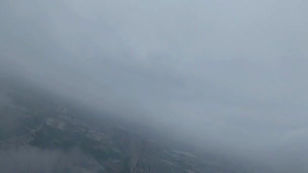 Une matinée brumeuse sur la ville de Chengdu, Chine. Vue Aérienne Du Drone — Video