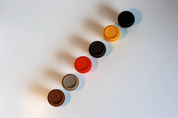 Πλαστικό φλιτζάνι καφέ με ετικέτα — Φωτογραφία Αρχείου