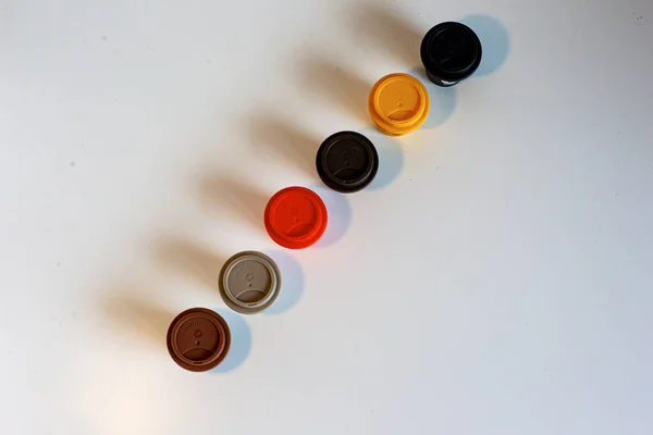Πλαστικό φλιτζάνι καφέ με ετικέτα — Φωτογραφία Αρχείου