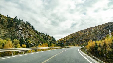 Batı Sichuan Eyaleti, Çin 'de asfalt yol