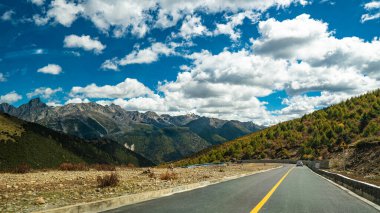 Batı Sichuan Eyaleti, Çin 'de asfalt yol
