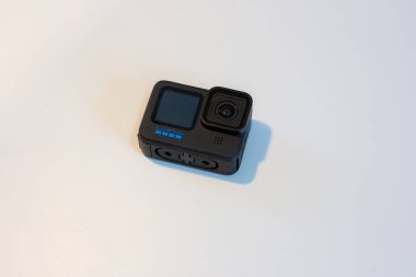 GoPro Kahraman 10 Black Edition beyaz arka planda. 20 Ekim 2021