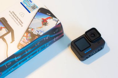GoPro Kahraman 10 Black Edition beyaz arka planda. 20 Ekim 2021
