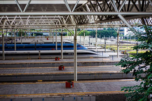 Harmony Express ist der Hochgeschwindigkeitszug in Chengdu, China. 18. Oktober 2021 — Stockfoto