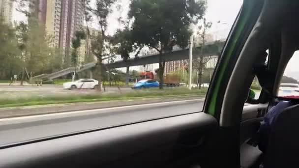 Blick aus dem Auto in Chengdu, China. 20. Oktober 2021 — Stockvideo