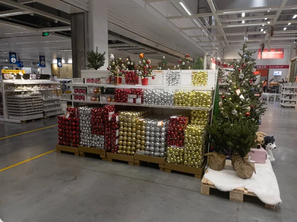 Karácsonyi vásár az IKEA Chengdu, Kína. 2021. október 23. — Stock Fotó