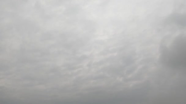 Penerbangan udara di atas awan. 5K — Stok Video