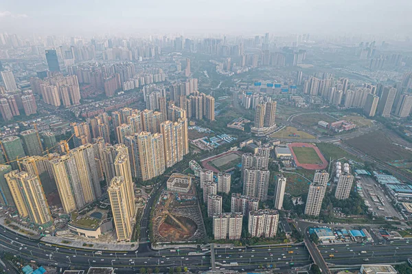 Drönarbild av stadsbilden i Chengdu, Kina. 27 okt 2021 — Stockfoto