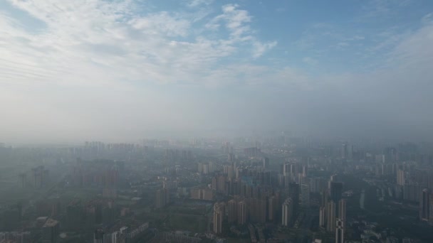 Drone colpo di paesaggio urbano a Chengdu, Cina. 27 ott 2021 — Video Stock