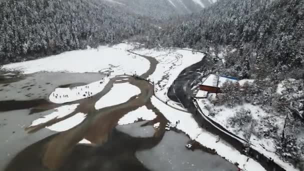 四川省に沿って美しい冬の風景の空中ショット。中国 — ストック動画