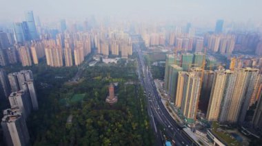 Çin 'deki Chengdu' nun şehir manzarası..