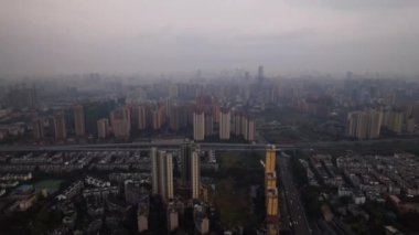 Çin 'deki Chengdu' nun şehir manzarası..