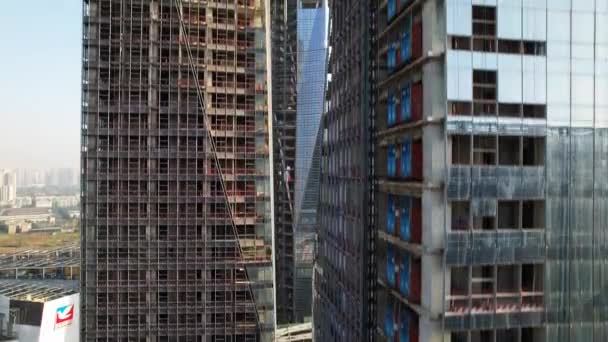 Повітряний зимовий вид найвищих будівель у Ченду (Китай).. — стокове відео