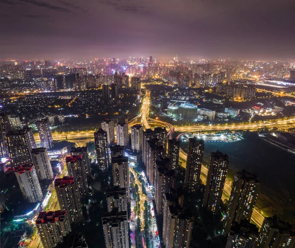 Chengdu stad bij schemering — Stockfoto