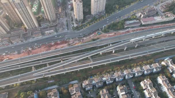 Autobahnverkehr in der Innenstadt von Chengdu — Stockvideo