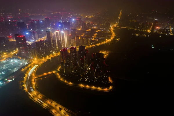 Luchtfotografie van het moderne gebouw skyline nacht uitzicht van Chengdu, China. — Stockfoto