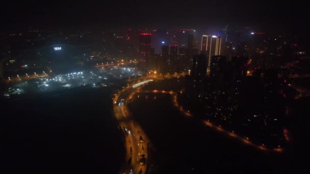 Luftaufnahme der Skyline des modernen Gebäudes in der Nacht von Chengdu, China. — Stockvideo