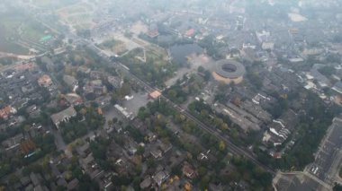 Tipik Çin mimarisi Chengdu, Çin 'de yer almaktadır.