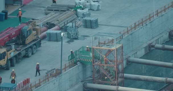 Industrieel gebouw, werken op bouwplaats — Stockvideo