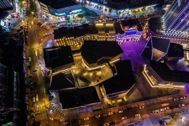 Tipik Çin mimarisi Chengdu, Çin 'de yer almaktadır.