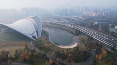  Çin 'in Chengdu kentindeki etkileşim ve çevre yolunun havadan görüntüsü