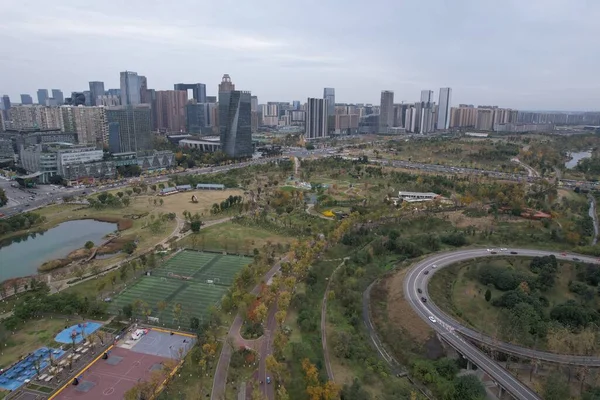 Fotografia aerea del moderno edificio skyline vista notturna di Chengdu, Cina. — Foto Stock