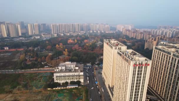 Typische Chinese architectuur gevestigd in Chengdu, China — Stockvideo