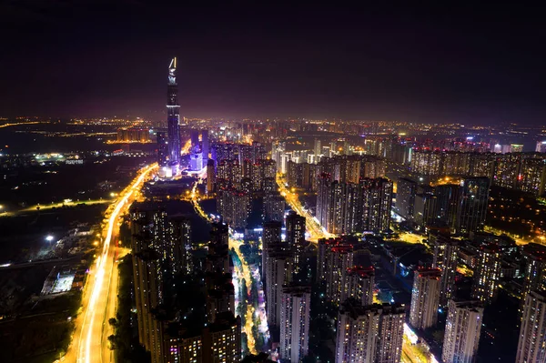 Luftaufnahme der Skyline des modernen Gebäudes in der Nacht von Chengdu, China. — Stockfoto