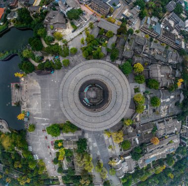 Modern binanın hava fotoğrafçılığı Chengdu, Çin 'in gökyüzü gece görüşü.