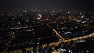 Modern binanın hava fotoğrafçılığı Chengdu, Çin 'in gökyüzü gece görüşü.