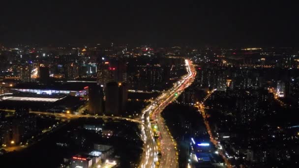 Fotografía aérea del edificio moderno skyline vista nocturna de Chengdu, China. — Vídeo de stock