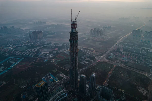 Fotografia aérea do moderno edifício skyline visão noturna de Chengdu, China. — Fotografia de Stock