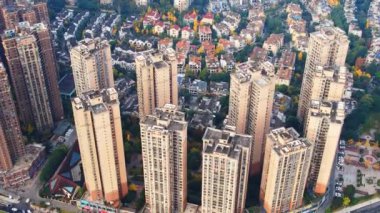 Chengdu Çin 'in havadan çekilmiş 4k görüntüsü modern şehrin yoğun binası