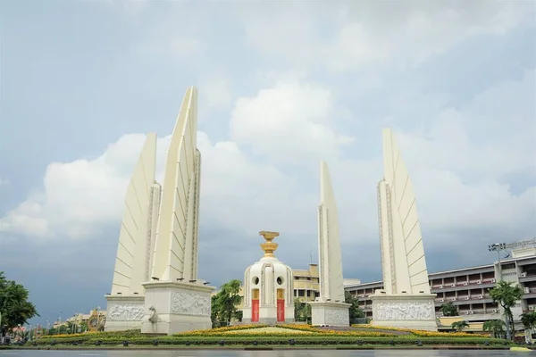 バンコクの民主主義記念碑の写真タイ — ストック写真