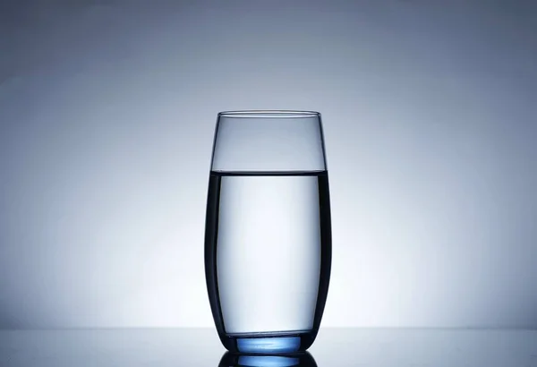 Photo Pouring Water Glass — Stockfoto