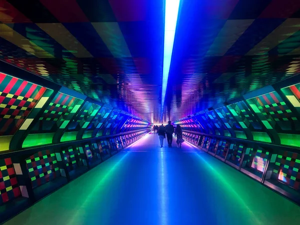 Colorido Túnel Peatonal Canary Wharf Londres Puedes Ver Las Formas — Foto de Stock