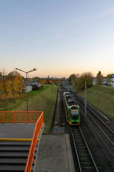 Tramvayı hareket ettiren hızlı tramvay rotası.