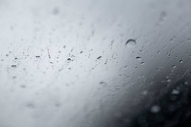 ön camda makro yağmur suyu 