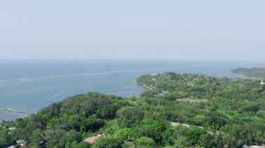 Roatan Adası 'nın havadan görüntüsü