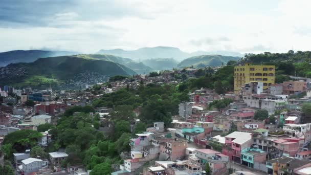 Kriminelle Gegend mit Slums in der Hauptstadt Mittelamerikas. — Stockvideo