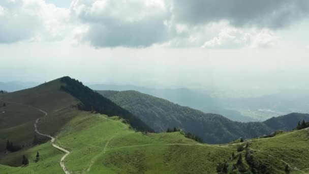 Flygfoto Alpina berg. — Stockvideo