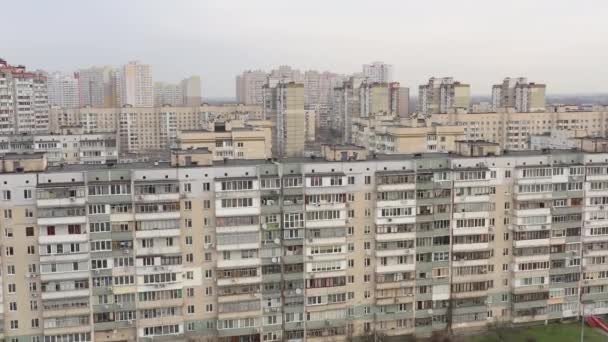 Κοιτώνες περιοχή commieblocks στην Ανατολική Ευρώπη, δύο εναέρια πλάνα, Κίεβο Troeschina — Αρχείο Βίντεο
