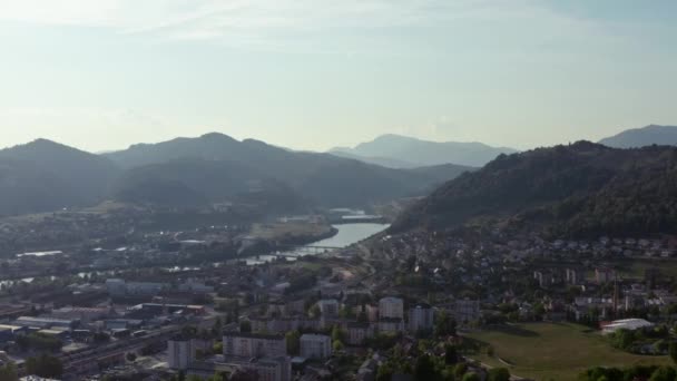 Hava görüntüsü Novo Mesto Slovenya. — Stok video