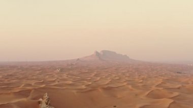 Çölün Sharjah BAE 'deki havadan görünüşü.