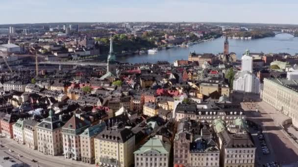 Letecký pohled na staré město Stockholm. — Stock video