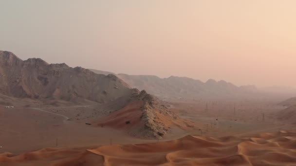 Letecký pohled na poušť v Sharjah SAE. — Stock video