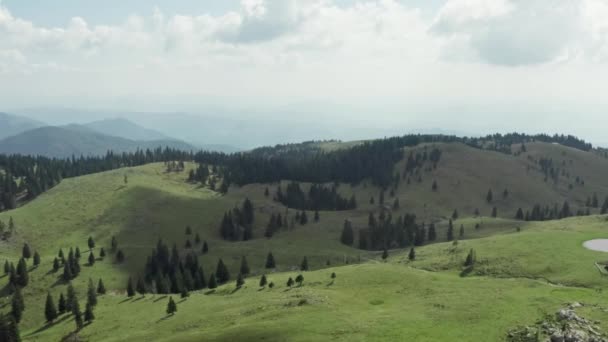 Hava manzaralı Alp çayırları. — Stok video