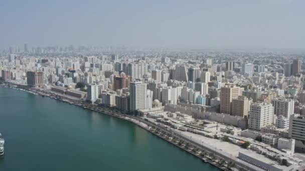 Widok z lotu ptaka Sharjah ZEA. — Wideo stockowe